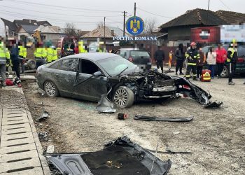 Urmărire în trafic pe DJ 712, soldată cu accident rutier în localitatea Vulcana-Pandele