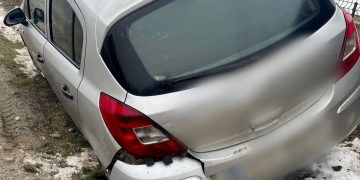 Două femei au fost rănite după impactul cu un stâlp, în urma unui accident rutier produs în Râu Alb