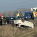 Impact violent produs cu câteva ore în urmă pe DJ 720B, în afara localității Nisipurile: autoturism răsturnat, patru persoane rănite