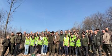(Foto) Start pentru „Luna Pădurii” la Bucșani: milioane de puieți vor fi plantați în toată țara!