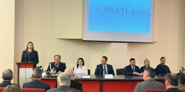 (Foto) Ziua Poliției Române, sărbătorită la Dâmbovița: avansări în grad și recunoașterea meritelor celor care veghează la siguranța comunității