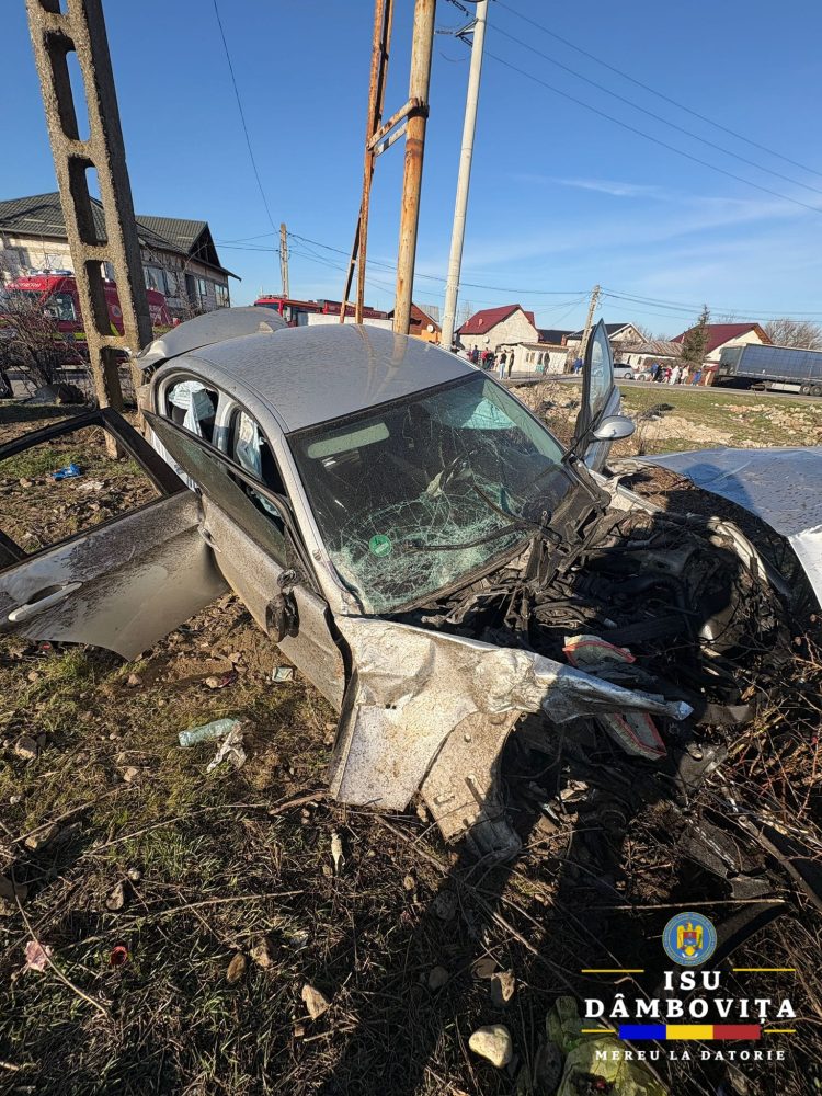 Impact violent în Dâmbovița! Tren de călători spulberă un autoturism la Voia – elicopter SMURD trimis de urgență