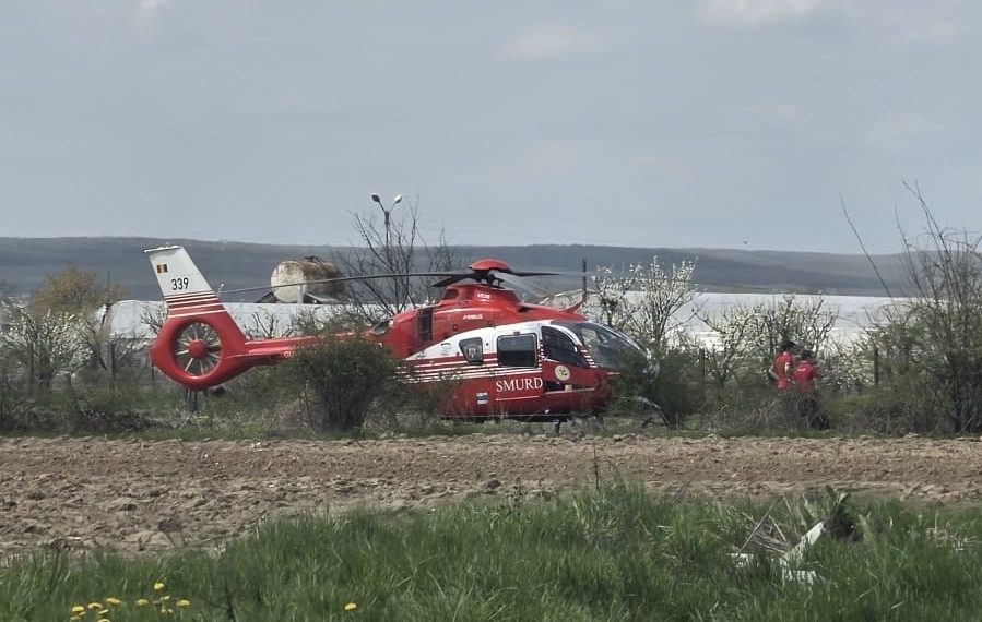 TRAGEDIE PE DN 72A! Femeie în stare critică, preluată de elicopterul SMURD după un accident grav la Dragomirești