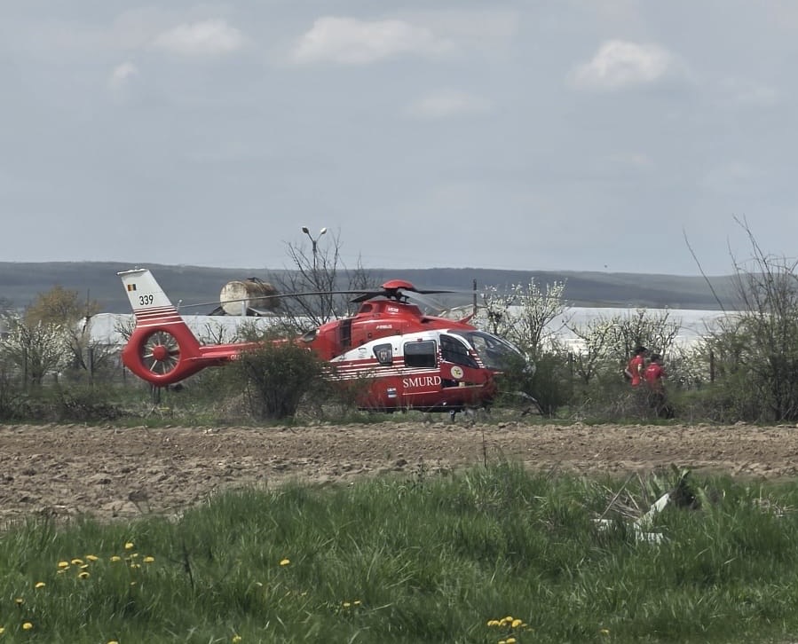 TRAGEDIE PE DN 72A! Femeie în stare critică, preluată de elicopterul SMURD după un accident grav la Dragomirești