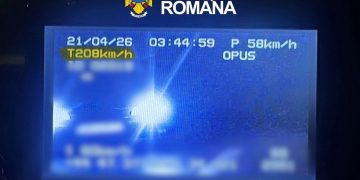 Cursă nebună pe DN 71: Un tânăr de 20 de ani a „zburat” cu 208 km/h, pe întuneric și cu farurile stinse, pentru a scăpa de Poliție