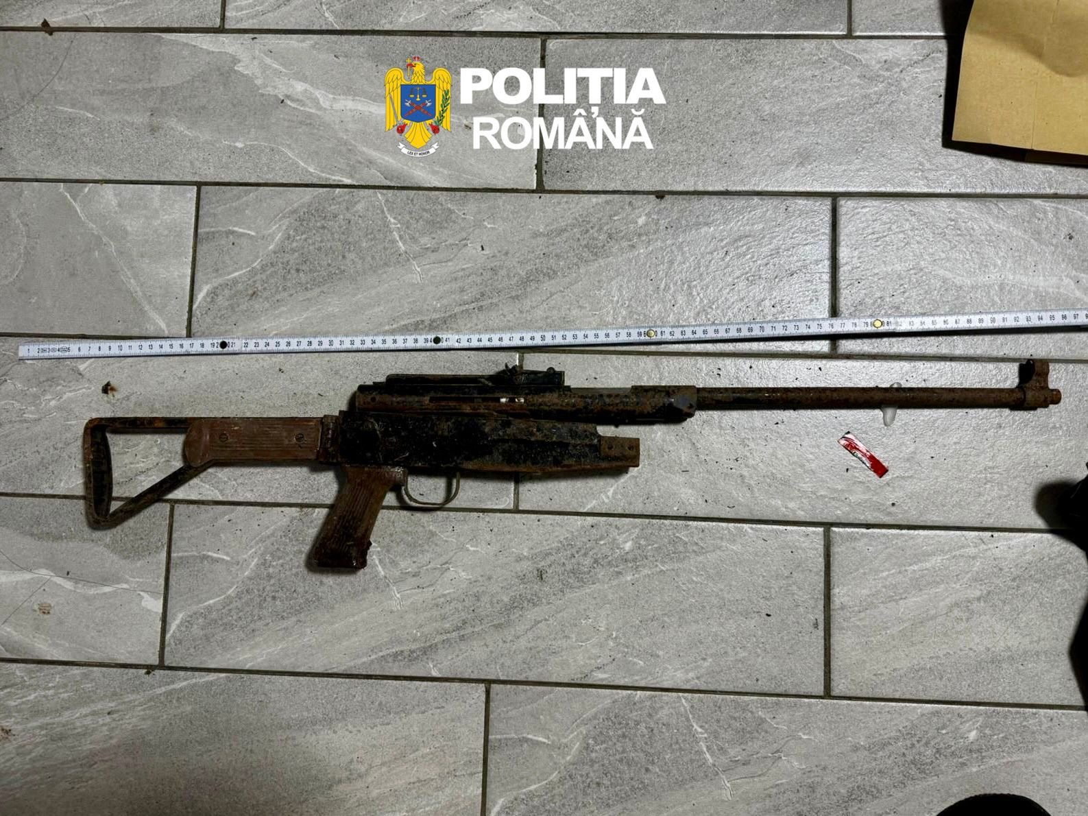 Descinderi în Dâmbovița: Arsenal de arme și ogari indisponibilizați într-un dosar de braconaj!