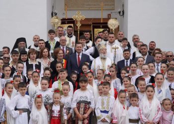 Credință și Tradiție la Mănăstirea Nucet: Corneliu Ștefan, Președintele Consiliului Județean Dâmbovița, alături de mii de pelerini de Izvorul Tămăduirii