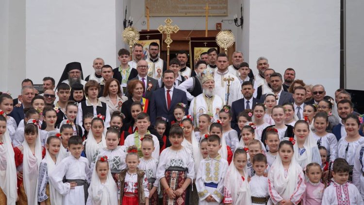 Credință și Tradiție la Mănăstirea Nucet: Corneliu Ștefan, Președintele Consiliului Județean Dâmbovița, alături de mii de pelerini de Izvorul Tămăduirii