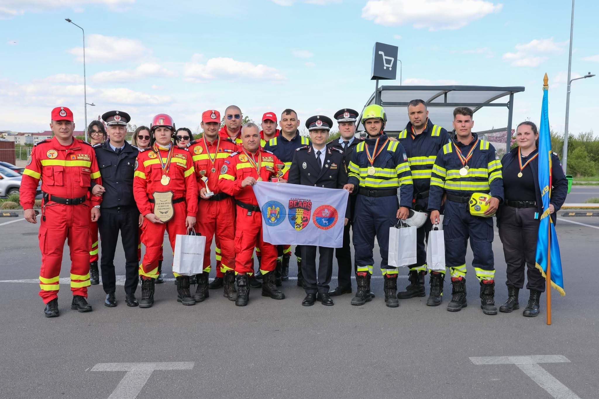 (Foto)Dâmbovița, polul excelenței în salvare: ISU Dâmbovița a cucerit toate trofeele la Competiția Zonală de Descarcerare și Prim Ajutor