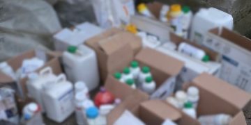 Percheziții de amploare în Dâmbovița: Afacere ilegală cu pesticide și alcool, „demascată” de polițiști chiar de 1 aprilie