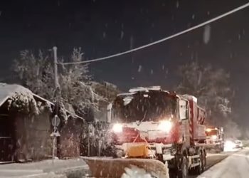 Dispozitiv extins de intervenție în Târgoviște, după ninsorile abundente din timpul nopții