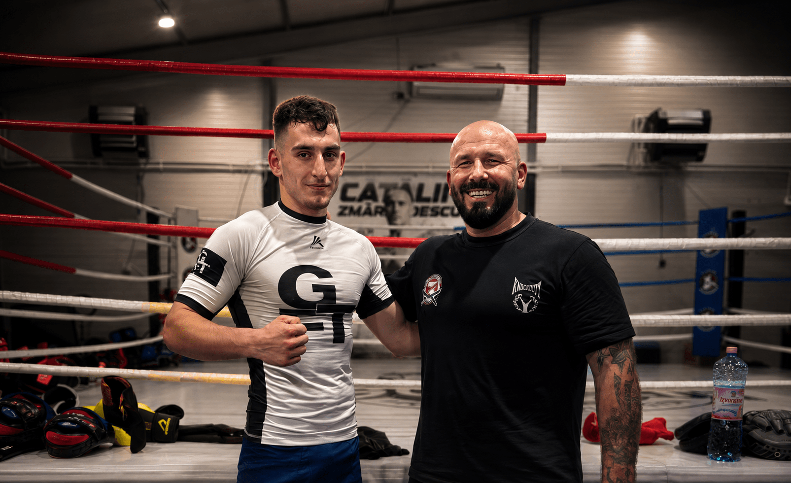 Fenomenul Antonio Bragă intră în echipa lui Cătălin Zmărăndescu! Campionul european la doar 15 ani își continuă ascensiunea sub un management de elită.