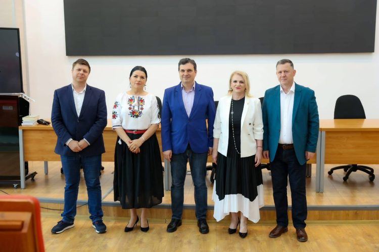 Memoria istoriei și viitorul educației se întâlnesc la Universitatea „Valahia”: Concursul „Epopeea Românească” a reunit elitele târgoviștene