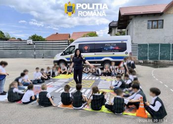 Săptămâna Națională a Siguranței Rutiere: Laboratorul mobil al poliției și lecții interactive pentru elevii din Pucioasa