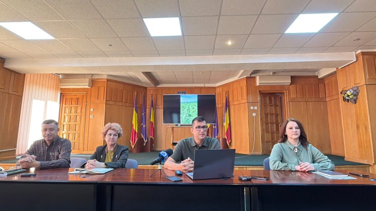 (Foto) Directorul Direcției Silvice Dâmbovița, George Adrian Bîlcan, a prezentat bilanțul campaniei de împăduriri și a marcat Ziua Silvicultorului