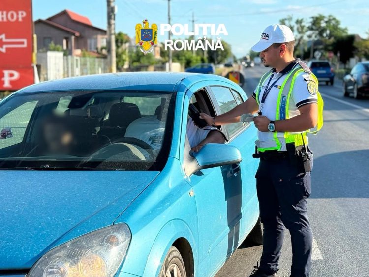 Trei dosare penale într-o singură zi în Dâmbovița: excavator și moped neînmatriculate, plus un șofer prins băut la volan.