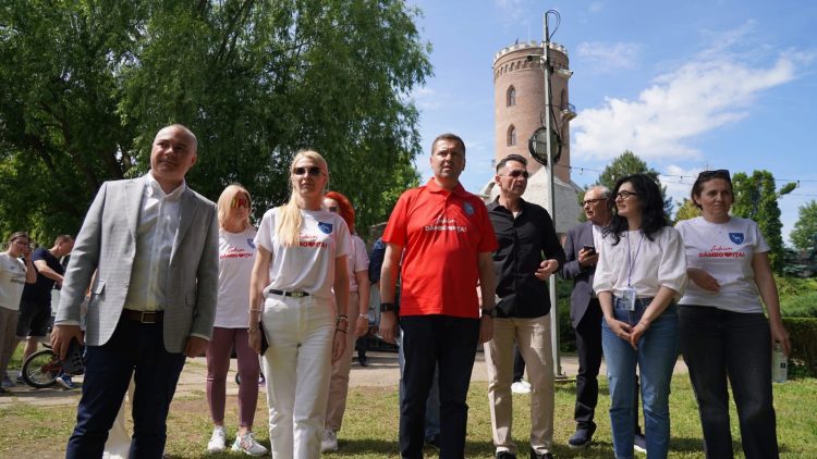 Zilele Județului Dâmbovița 2026: Târgul Meșterilor Populari și-a deschis porțile în Parcul Chindia