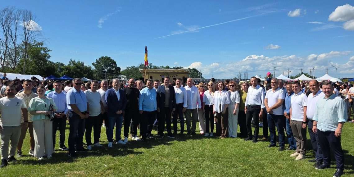 Festivalul Călușului de la Uliești, un omagiu adus tradițiilor românești. Corneliu Ștefan: „Tradițiile au în continuare un loc important în viața comunităților din Dâmbovița”
