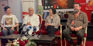 Spectacolul „The Flowers of the Celebration of Violence”, prezentat în cadrul Festivalului Babel