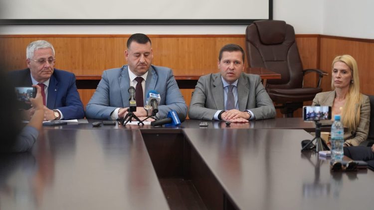 Noi investiții cu finanțare europeană pentru Dâmbovița. Nouă contracte vor aduce modernizare în educație, mobilitate urbană și patrimoniu cultural