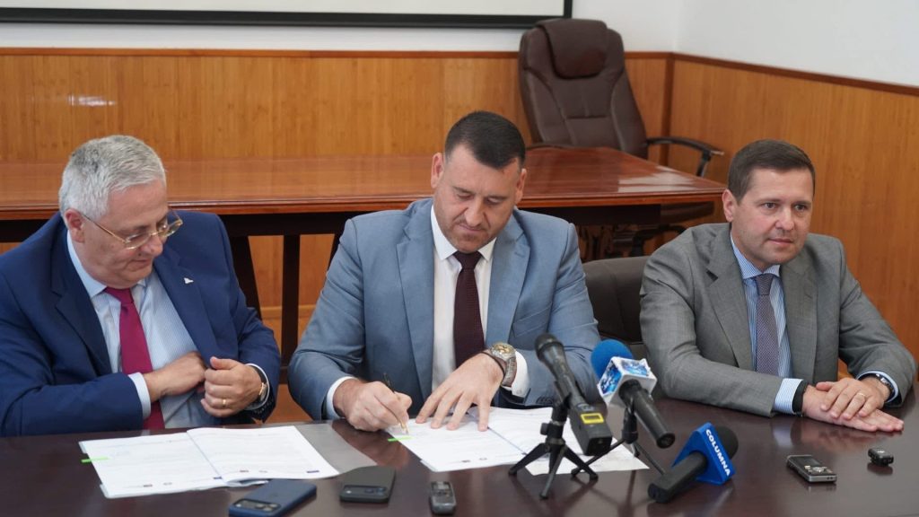 Noi investiții cu finanțare europeană pentru Dâmbovița. Nouă contracte vor aduce modernizare în educație, mobilitate urbană și patrimoniu cultural