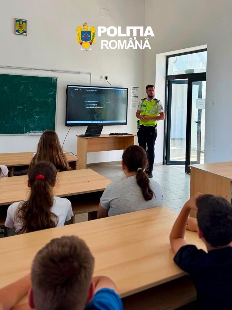 Prevenirea violenței și a consumului de droguri, printre prioritățile polițiștilor în școlile din Răcari