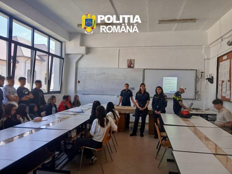 Acțiune de amploare a polițiștilor în școlile din Găești: Sute de elevi instruiți și amenzi pentru fumat