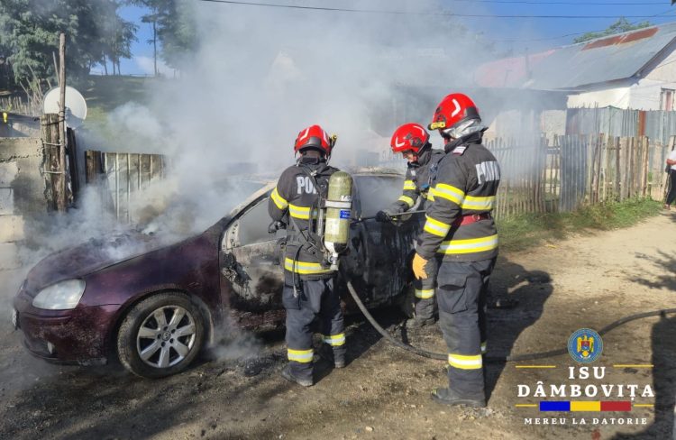 Autoturism cuprins de flăcări la I.L. Caragiale. Un bărbat a ajuns la spital