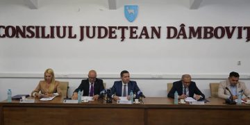 Consiliul Județean Dâmbovița a premiat elevii de nota 10 la Bacalaureat. Corneliu Ștefan: „Investițiile în educație vor rămâne o prioritate”