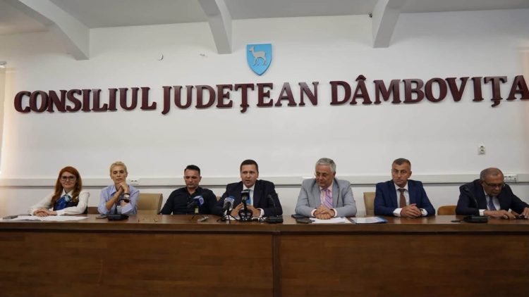 Investiții de aproximativ 500 de milioane de lei pentru dezvoltarea județului Dâmbovița. Cinci noi contracte de finanțare au fost semnate