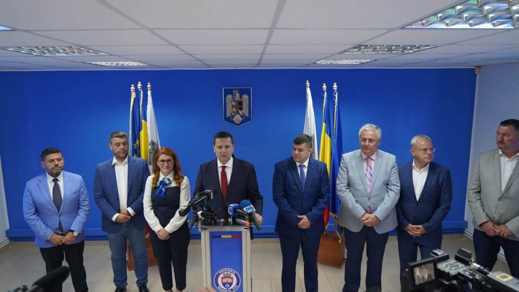 Investiții de aproximativ 500 de milioane de lei pentru dezvoltarea județului Dâmbovița. Cinci noi contracte de finanțare au fost semnate