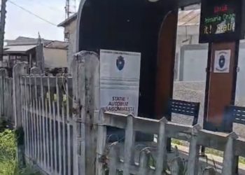 Stație de autobuz de ultimă generație, inaccesibilă pentru călători. Investiția din Dragomirești stârnește uimire