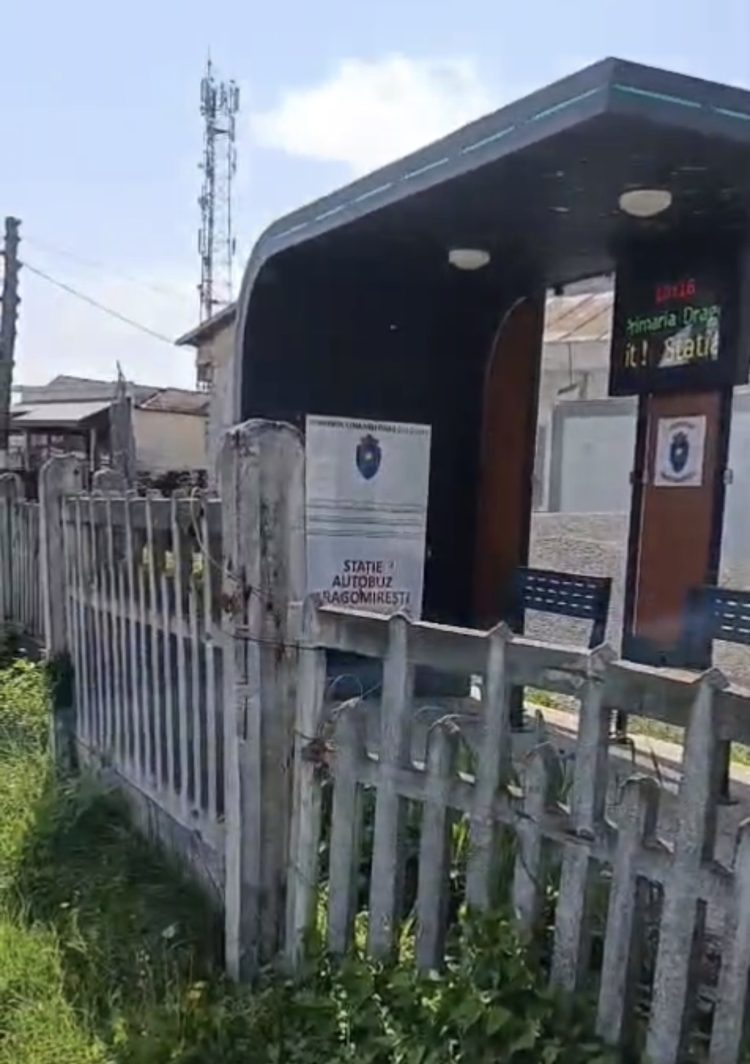Stație de autobuz de ultimă generație, inaccesibilă pentru călători. Investiția din Dragomirești stârnește uimire