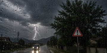 Cod portocaliu de ploi torențiale în județul Dâmbovița! Avertizare ANM până la ora 17:00