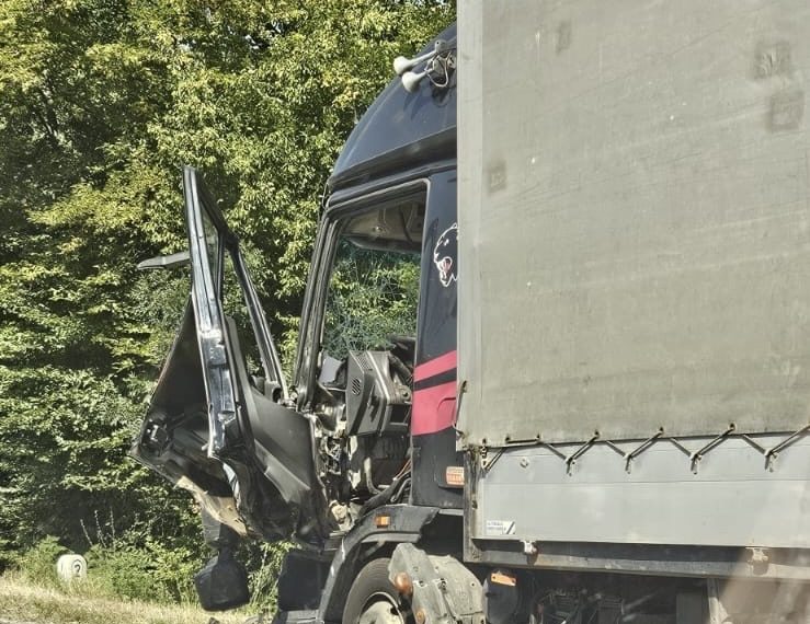 Accident grav la Dragodana! Un bărbat a rămas încarcerat, pompierii au intervenit de urgență