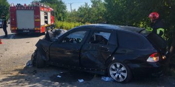 Accident rutier pe DN72, la Dărmănești: două victime și elicopter SMURD solicitat la intervenție