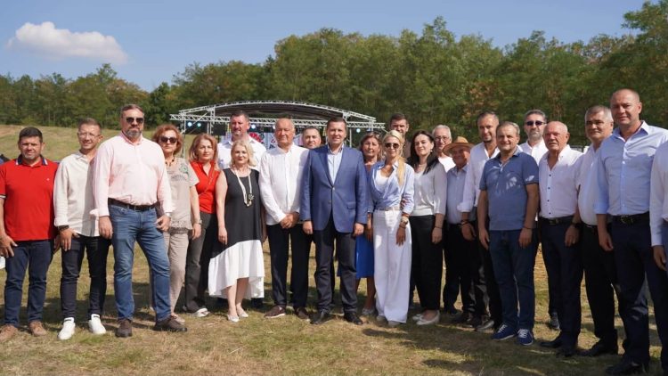 (Foto) Zi de sărbătoare la Cobia. Corneliu Ștefan, alături de comunitate, la Ziua Comunei