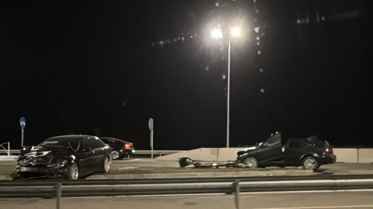 Coliziune violentă pe DN7, în Lungulețu: cinci persoane rănite, printre victime și un tânăr de 23 de ani