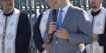 (Foto) Corneliu Ștefan, președintele CJD Dâmbovița, alături de elevi la început de an școlar: „Fiecare zi să le aducă o nouă descoperire pentru viitor!”