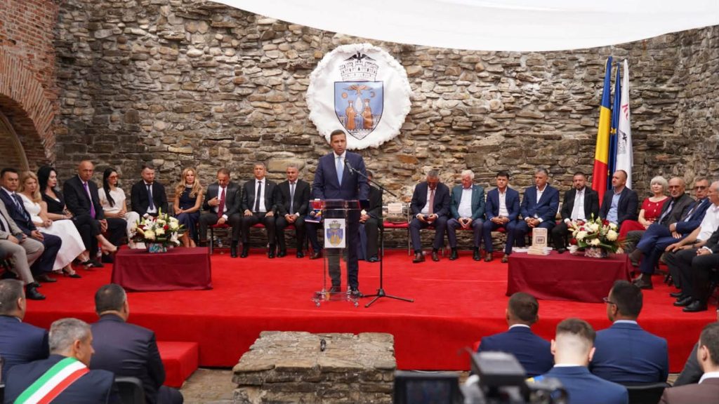 Corneliu Ștefan, președintele CJ Dâmbovița, mesaj de încredere la Ședința festivă a Consiliului Local Municipal: „Avem un viitor frumos, iar cea mai importantă investiție este în oameni”