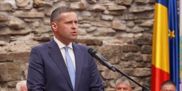 Corneliu Ștefan, președintele CJ Dâmbovița, mesaj de încredere la Ședința festivă a Consiliului Local Municipal: „Avem un viitor frumos, iar cea mai importantă investiție este în oameni”