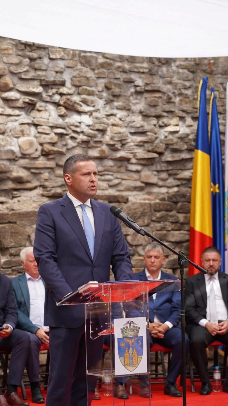 Corneliu Ștefan, președintele CJ Dâmbovița, mesaj de încredere la Ședința festivă a Consiliului Local Municipal: „Avem un viitor frumos, iar cea mai importantă investiție este în oameni”