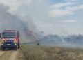 Incendiu de vegetație uscată în satul Crețu, comuna Ciocănești: 5.000 de metri pătrați au fost afectați de flăcări