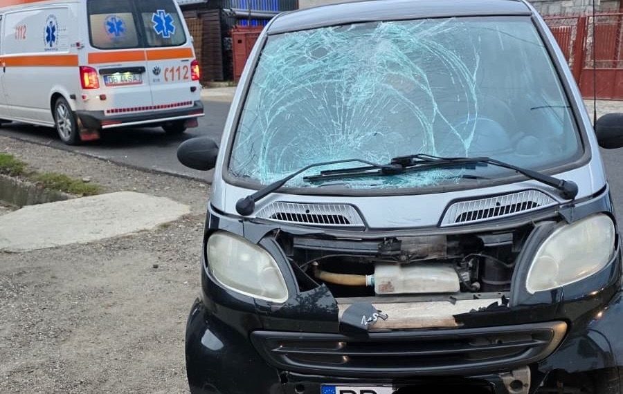 Accident rutier în Moroeni: Un bărbat de 56 de ani, angajat la salubritate, lovit de o mașină pe DN 71